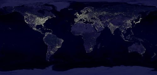 earth地球大气环流与洋流示意图，展示赤道热空气上升、极地冷空气下沉形成的三圈环流模式以及全球主要洋流走向